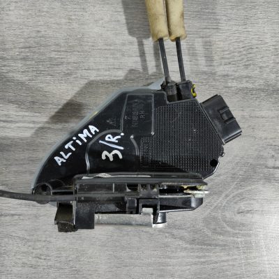Замок дверцят задній правий Nissan Altima 13-18 82500-3TA0A
