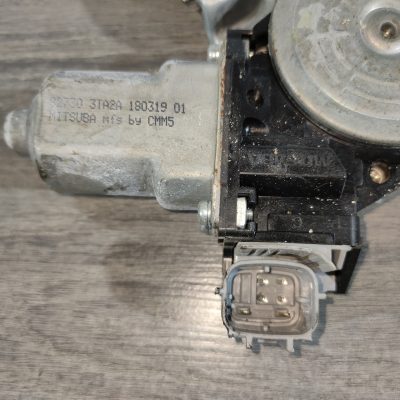 Склопідіймач із мотором задній правий Nissan Altima 13-18 82720-3TA0A