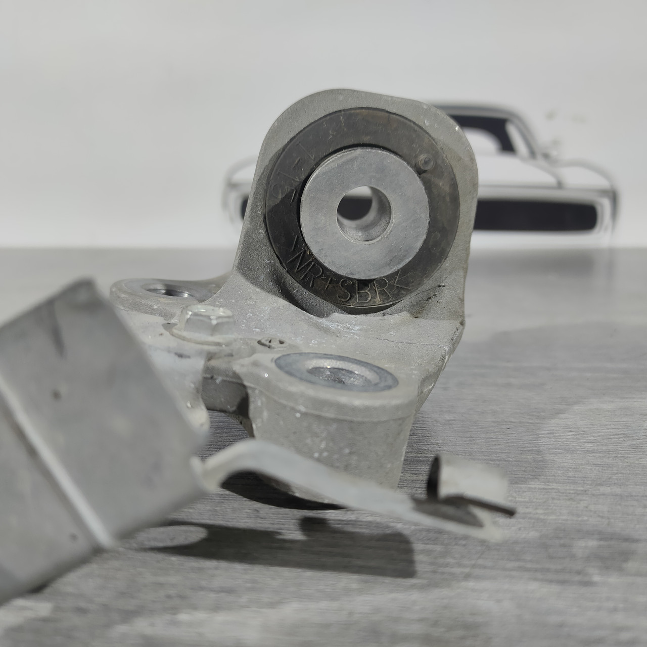 Кронштейн подушки двигуна задній Nissan Altima 13-18 2.5 11332-3TS0A - Зображення 3