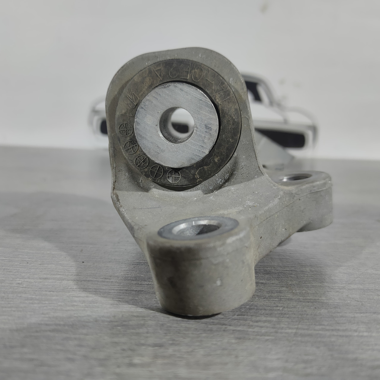 Кронштейн подушки двигуна задній Nissan Altima 13-18 2.5 11332-3TS0A - Зображення 4