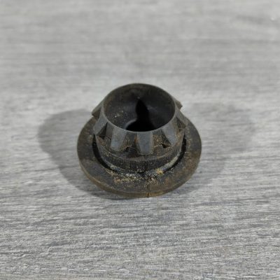 Кронштейн радіатора нижній правий Nissan Altima 13-18 21507-3TA0A