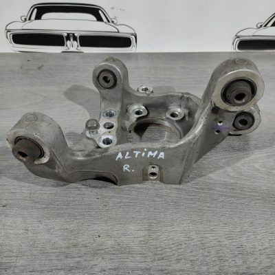 Цапфа задня права Nissan Altima 13-18 43018-3TA0A