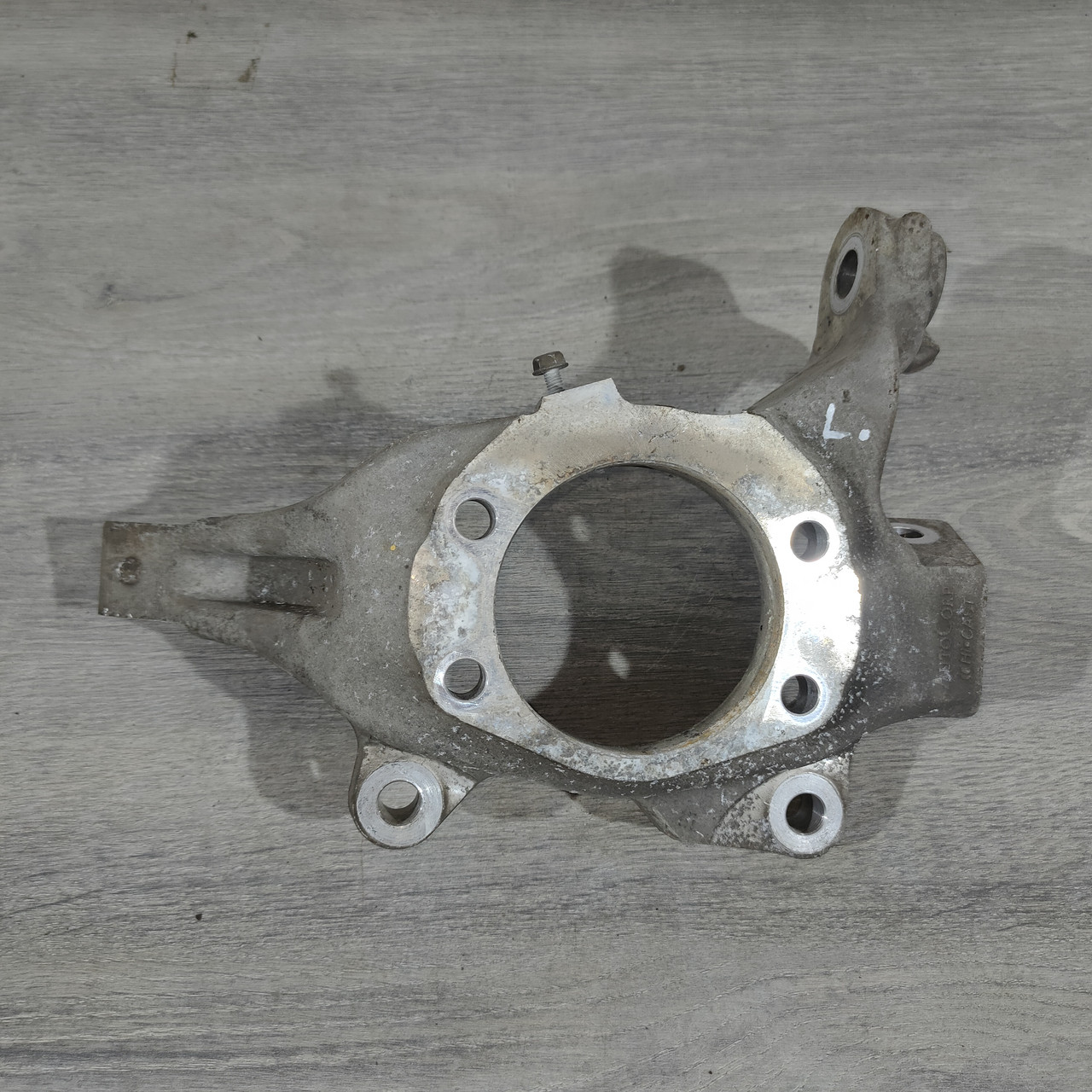 Цапфа передня ліва Nissan Altima 13-18 40015JA00A