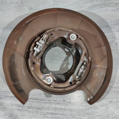 Кожух гальмівного диска задній правий (в зборі) Nissan Altima 13-18 44020-3TA6A