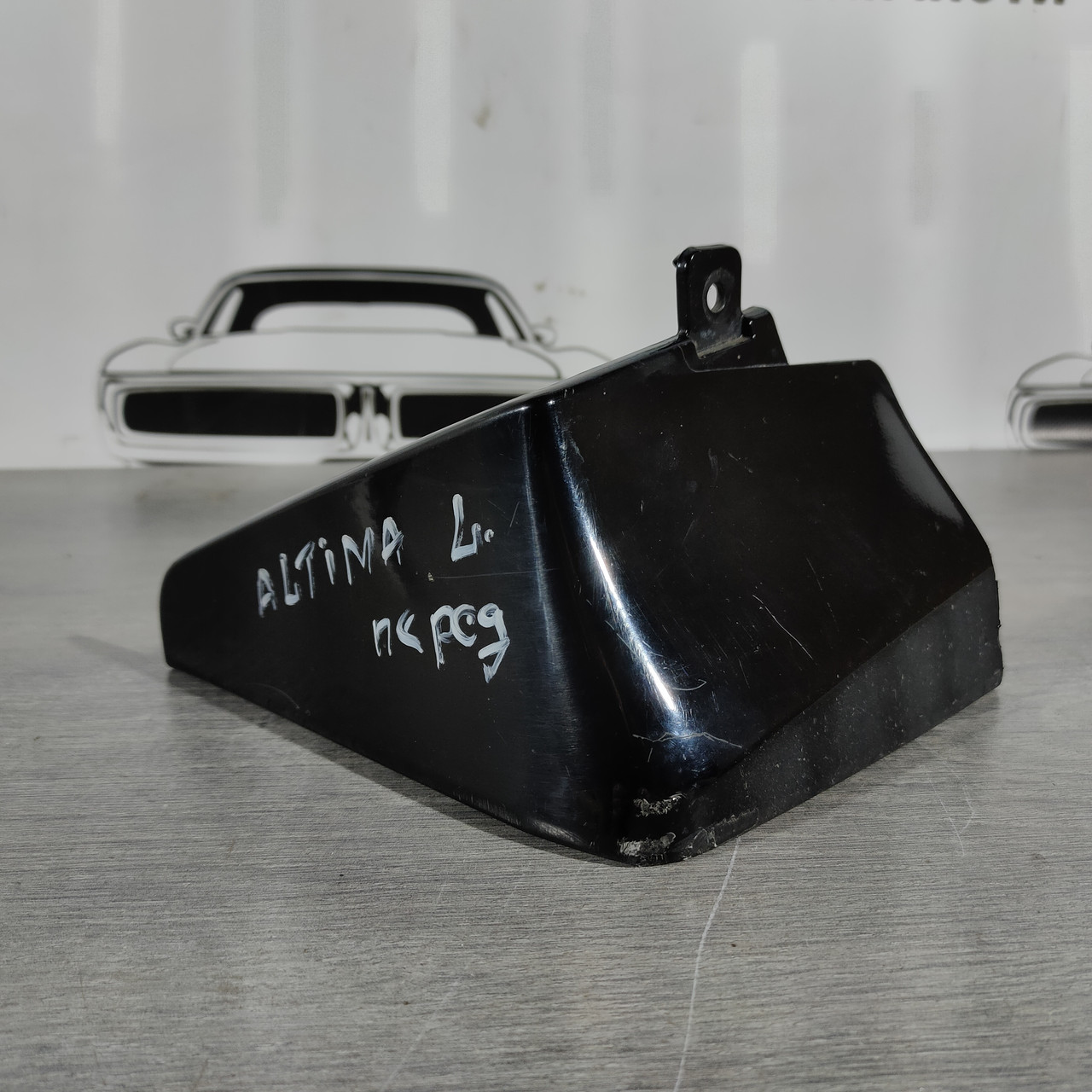 Бризговик передній лівий Nissan Altima 13-18 999J2-U3QAK03