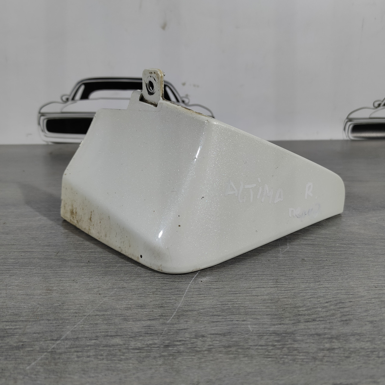 Бризговик передній правий Nissan Altima 13-18 999J2-U3QAK03