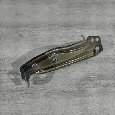 Кронштейн крила передній правий Nissan Altima 13-18 F3180-3TAMA