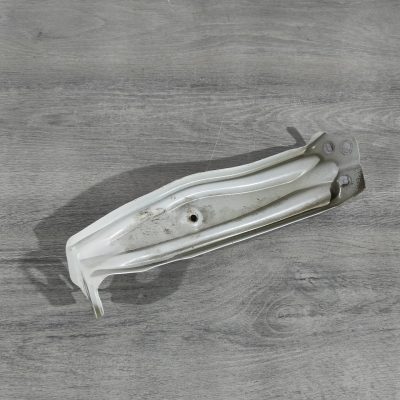 Кронштейн крила передній правий Nissan Altima 13-18 F3180-3TAMA