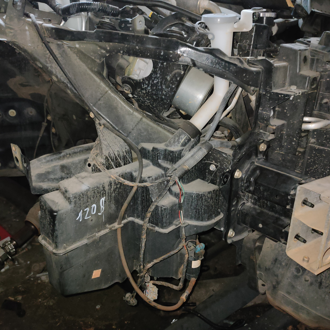 Бачок омивача Nissan Altima 13-18 з горловиною та датчиком 28910-9HM0B