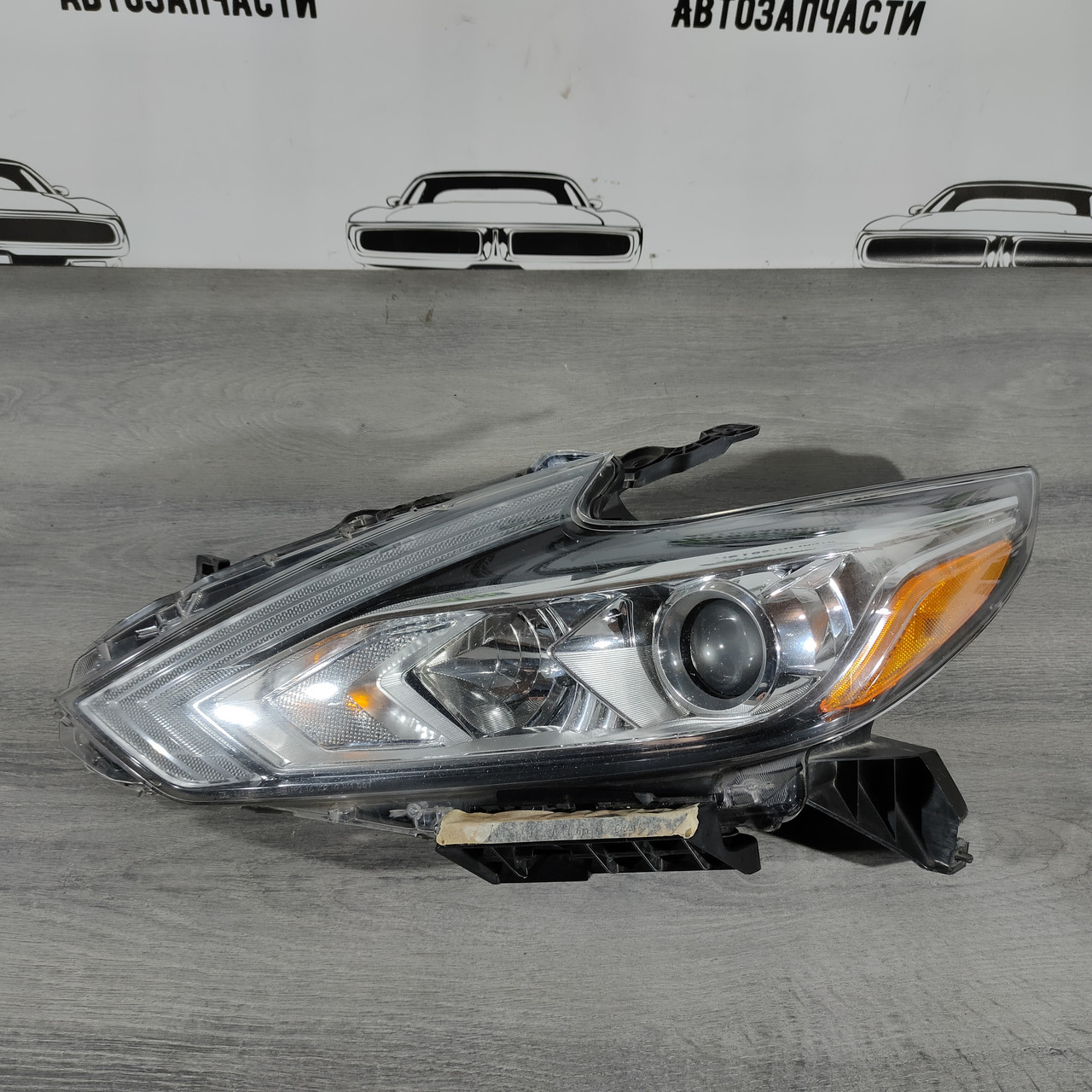 Фара передня ліва Nissan Altima 16-18 рест галоген, 260609HS0A