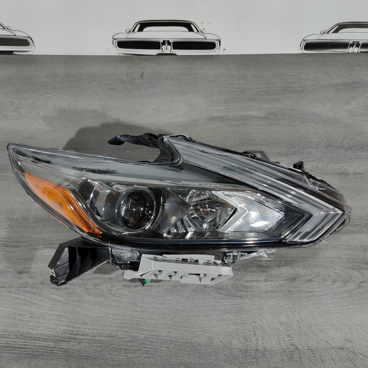 Фара передня права Nissan Altima 16-18 рест галоген, нова, аналог 26010-9HS9A
