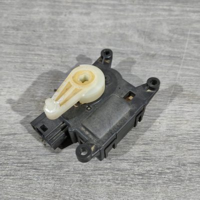 Актуатор моторчик-привод-печі кондиціонер Nissan Sentra 13-19 27730-3RA0A