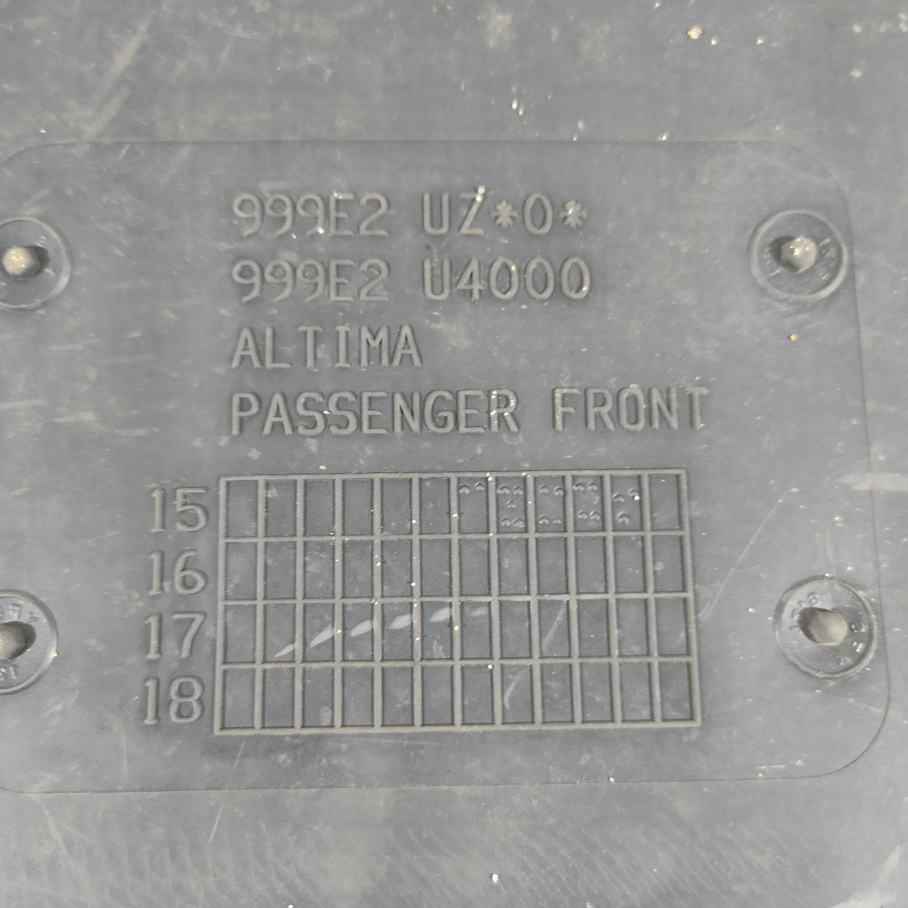 Килимок салону передній правий Nissan Altima 13-18 чорн 999E2 U4H00 - Зображення 3